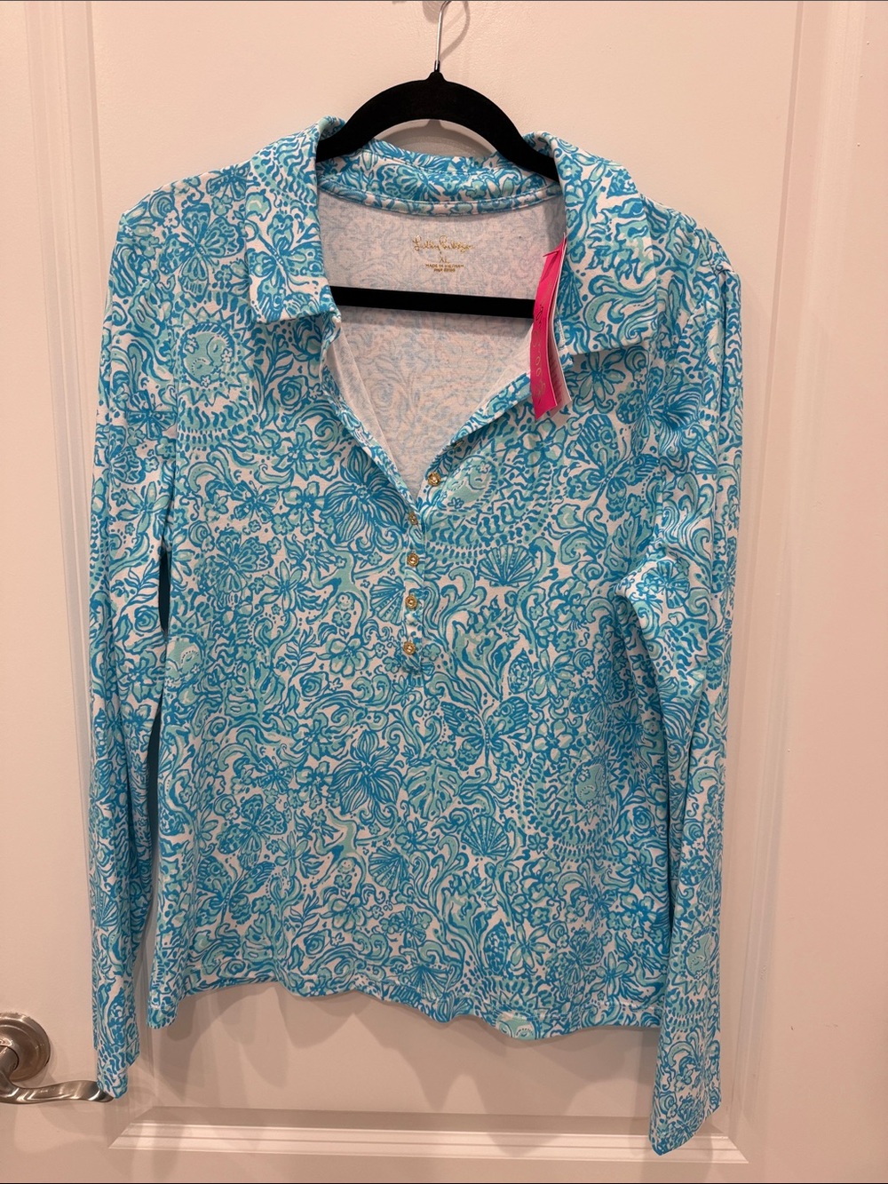 Lilly Pulitzer Turquoise and White Floral Button-Down Shirt. Took me by Sunrise🩷